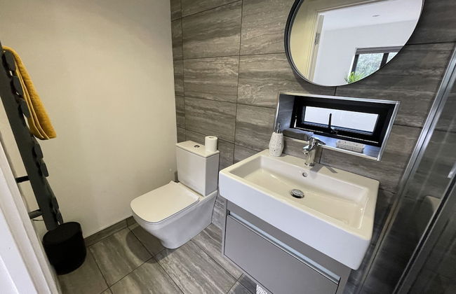 Maygrove Retreat - Sleeps 2 - Jacuzzi - Parking - Photo 9