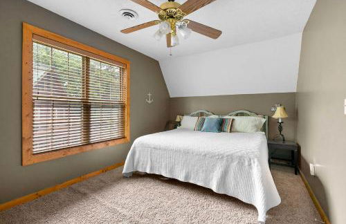 Walk to Lake Lampe Cabin with Fireplace and Deck! - Foto 14