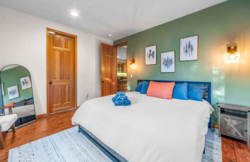 Fully Remodeled Tahoe Retreat with Game Room and Hot Tub - Foto 75