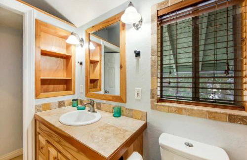 Calm Cozy 3BR cabin wAC, WiFi, Parking, BBQ - Foto 6