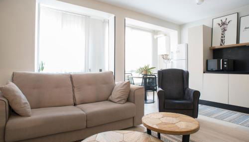 Apartaments Turístics Cardona III - Photo 2, furniture, heating