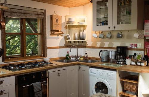 Tree-Tops Treehouse Eco Retreat - Photo 12