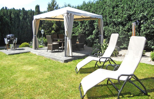 Large, Comfortable Holiday Villa, Private Garden - Photo 21