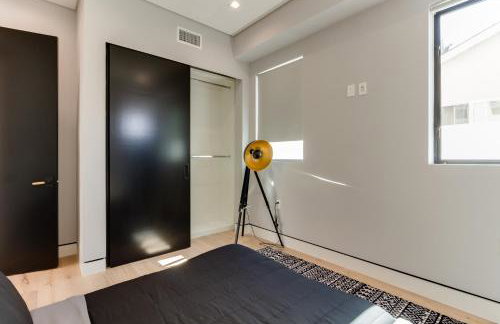 Posh Luxury Modern Home with Pool Spa and Rooftop Deck - Foto 21