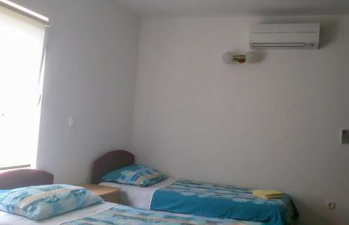 Awesome Apartment In Rogotin-Ploce - Photo 11