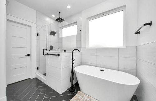 3Bdr 6Beds in Ellegant Home with Rooftop Lounge and SkylineView - Foto 25