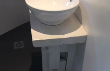 The Roundhouse - Unique space nestled in the trees - Photo 13