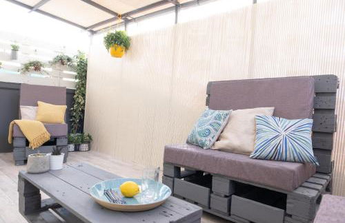 Apartamento de diseño centrico con terraza espectacular - Photo 2