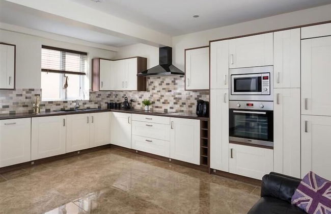 The Light Well - Photo 4