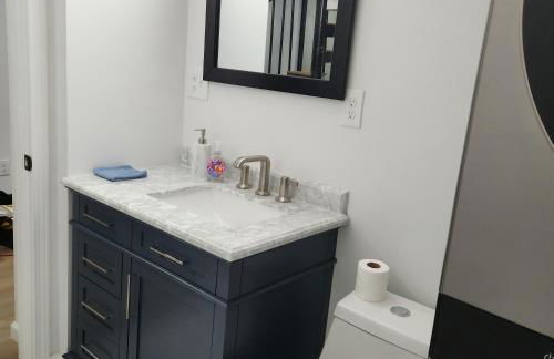 Unique 3-bed Lakefront Container Home - Foto 36