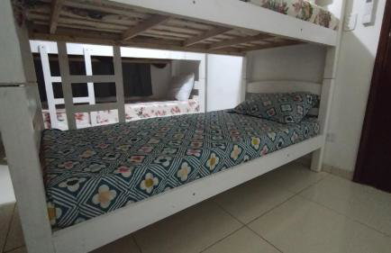 CASA - 3 quartos com ar - garagem para 3 carros - Foto 30