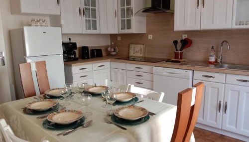 Maison rénovée proche Vichy : 3 chambres, cour fermée, tout inclus, idéal curistes et activités naturelles - FR-1-489-481 - Foto 5