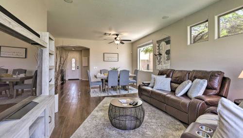 half Mi to Lake Family Home with Hot Tub in Goodyear - Foto 5