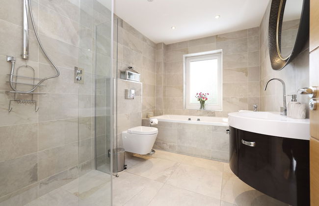 JOIVY Luxurious & Spacious 3Br House With A Hot Tub - Foto 28