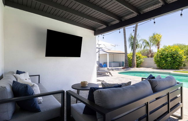 Grayhawk by Avantstay Modern Home w/ Pool, Hot Tub, Bocce, Fire Pit, Pool Table, Putt-putt & Putting Green - Foto 32