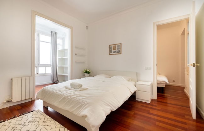 Stunning 4BR Apart in Sagrada Familia - Photo 15