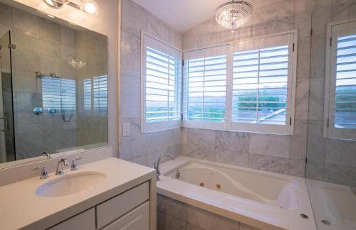 Spa Sauna Escape Sweeping Valley Views 6BR - Foto 34