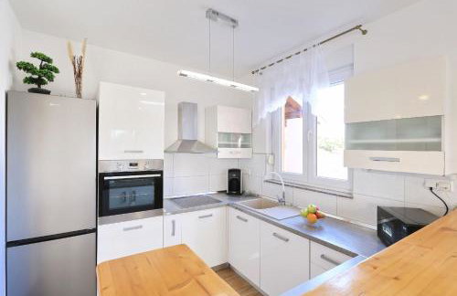 Holidayhouse Alirio with heated pool. - Foto 31