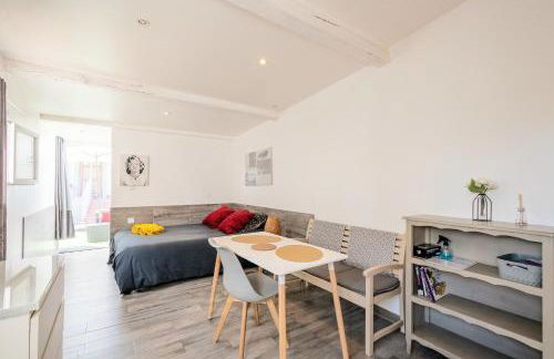 Gîte du stade Le Studio cour parking et piscine partagee - Foto 5