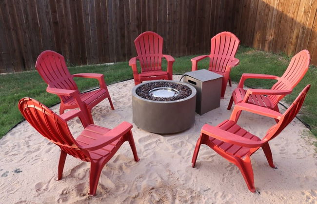 Spacious Home w Putting Green -for Extended Stays - Photo 38