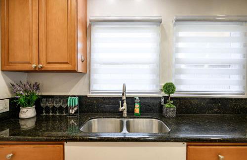 Near LA Cozy Home with Full Kitchen & Laundry - Foto 33