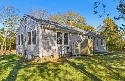 Steps to Beach + Sunset Views! East Marion Home - Foto 25