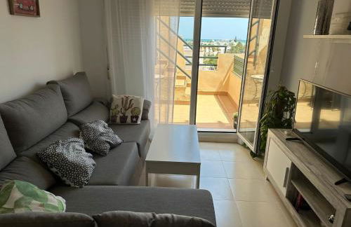 Ático con piscina privada vistas al mar. - Foto 2