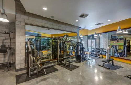 Charming 3 Bedroom Apartment with Pool Near San Diego Convention Center - Foto 12