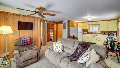 Ice Fish and Snowmobile Riverfront Manistique Cabin - Foto 5