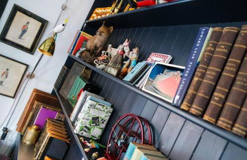 Charming Tudor riverside house - Foto 39