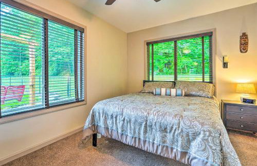 Pisgah Forest Farm Home: Outdoor Pool & Games - Foto 15