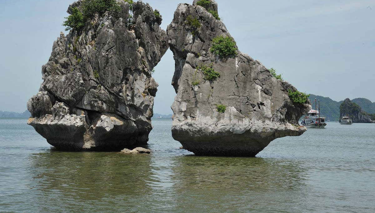 Halong Bay and Lan Ha Bay Trip - Foto 1