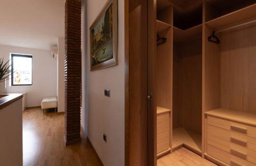 Villa en Valencia, piscina privada y metro 500m - Foto 8