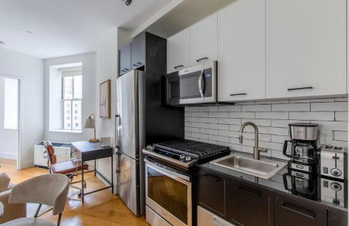FiDi 1br w game room resident-only speakeasy NYC-1346 - Photo 7