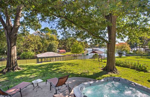Cedar Creek Lake Home Private Dock and Hot Tub - Foto 27