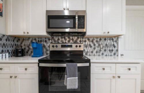 Cruise Haven with Pool, 15 Min to Port Canav & Beach - Foto 39