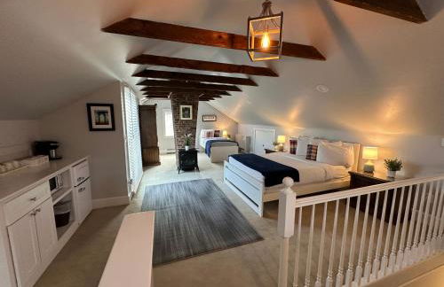 Charming Victorian Home Downtown Newport - Photo 43