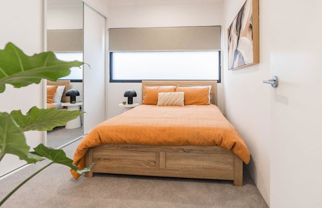 Beautiful 4BR Family Home With Patio and Parking! - Foto 1