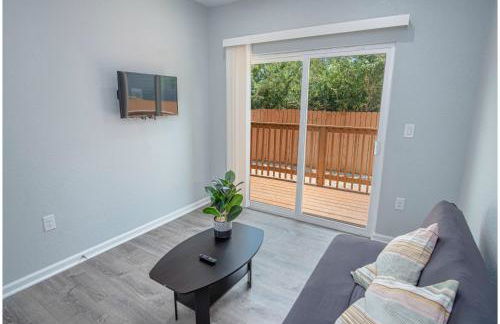 Newly Remodeled 4BR 2BA Near Amazing Downtown - Foto 20