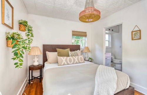 Stay Portland - Sedona Vibes in PDX- Walk to Local Shops & Coffee - Photo 20