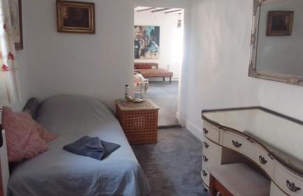 4 Bed-2 Bath-Bar-Pool Table-Library- Xmas venue - Photo 9