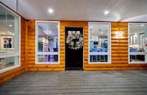 New Sunday River Ski Retreat with Hot Tub Spa - FirePit Sleeps 16 - Foto 6