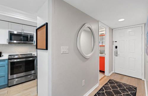 Corner Unit With Lake and Fountain Views - Foto 9