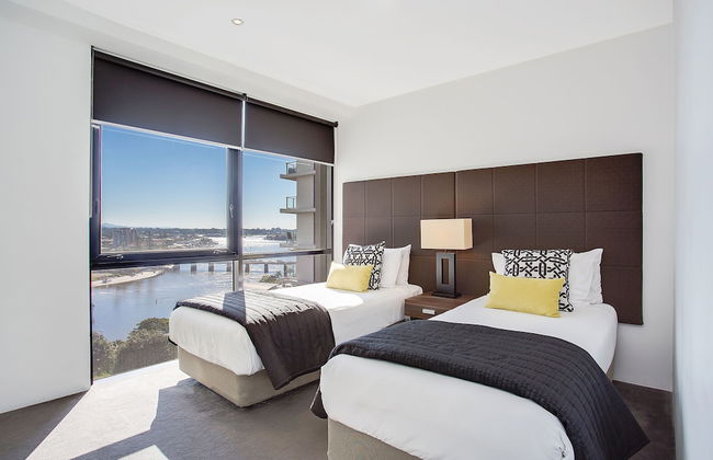 Mantra Circle on Cavill - Photo 4