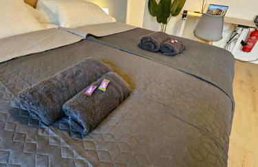 Modern Homes - Voll ausgestatte Wohnung - Balkon - Hotelbetten - 4K TV - WLAN - Foto 26