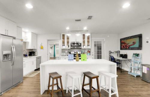 Ocean - 5 Beds Retreat with Pickleball, Arcade, Grill & Beach Access! - Foto 35