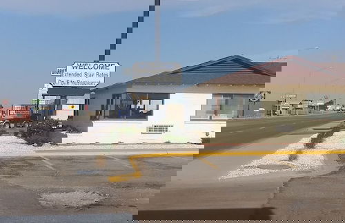 Silver Spur Vintage Inn & Suites - Photo 57