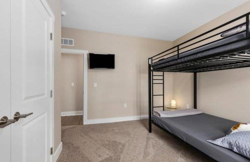 Modern 2BR 2BA New Build Condo with Garage & Patio - Foto 31