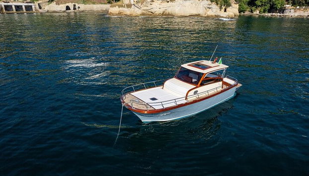 Excursión privada de un día en barco a Isquia y Procida - Escape exclusivo - Foto 3