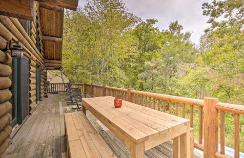 Splendid Family Cabin with Hot Tub and Grill! - Foto 31